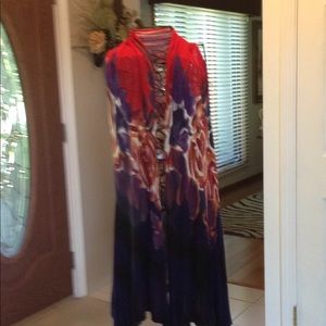 Long sweater. No sleeves.